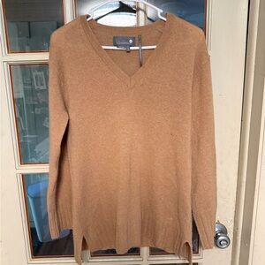 ANTHROPOLOGIE The Cashmere Collection V-Neck Pullover Sweater in Dark Tan